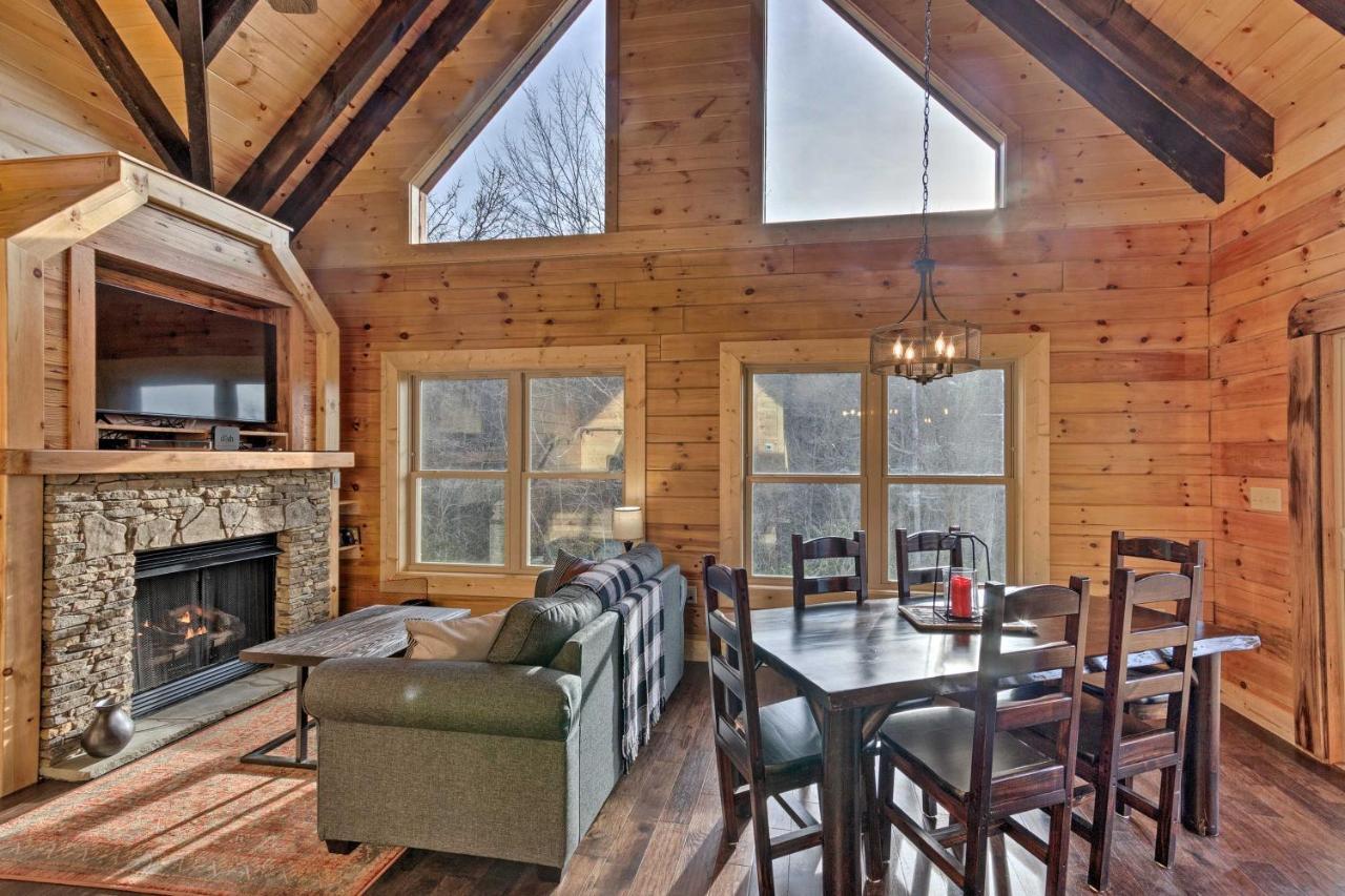 Hilltop Cabin On 5 Acres With Hot Tub And Waterfall! Bryson City Kültér fotó