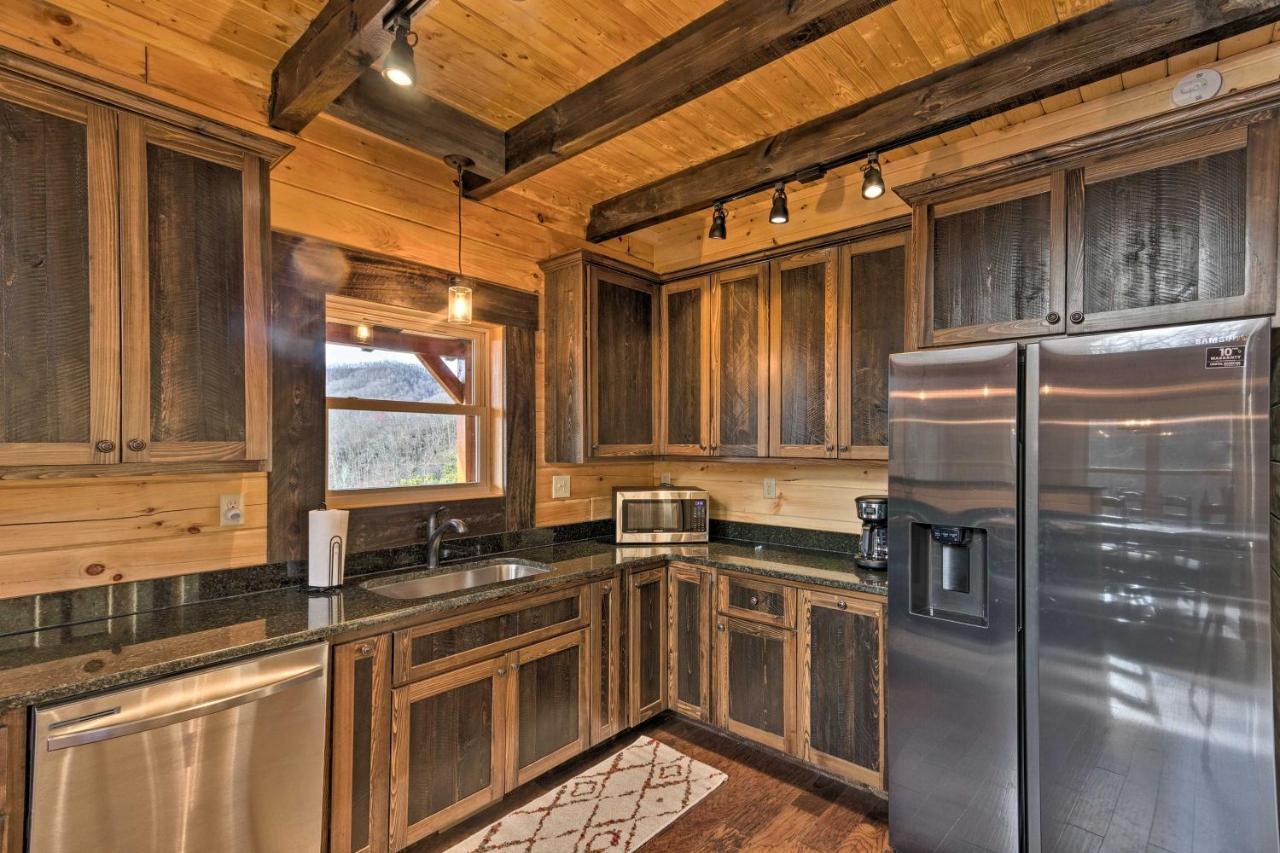 Hilltop Cabin On 5 Acres With Hot Tub And Waterfall! Bryson City Kültér fotó
