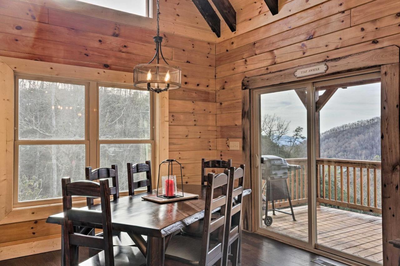 Hilltop Cabin On 5 Acres With Hot Tub And Waterfall! Bryson City Kültér fotó