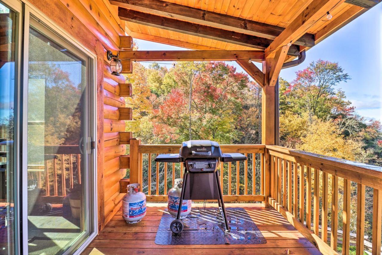 Hilltop Cabin On 5 Acres With Hot Tub And Waterfall! Bryson City Kültér fotó