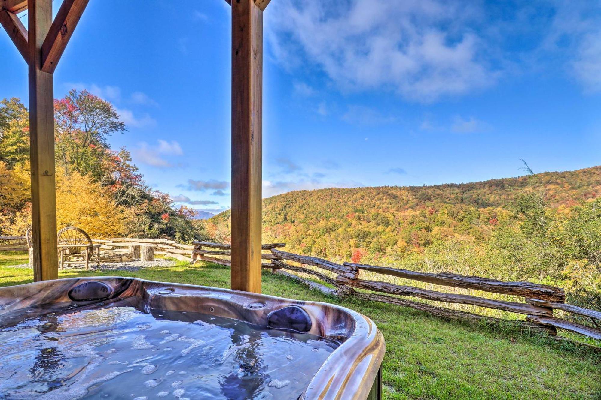 Hilltop Cabin On 5 Acres With Hot Tub And Waterfall! Bryson City Kültér fotó
